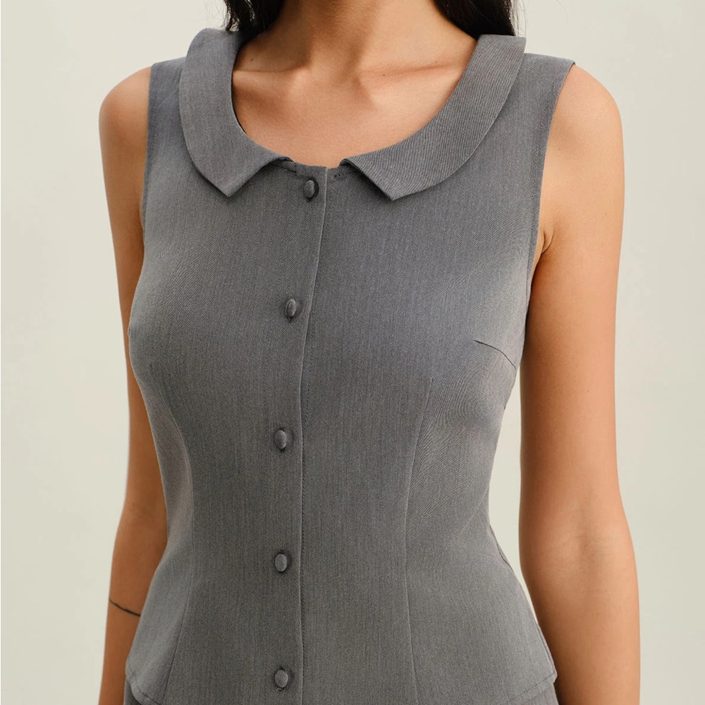 Grey Collared Button Tank Top - Picture 2 of 8